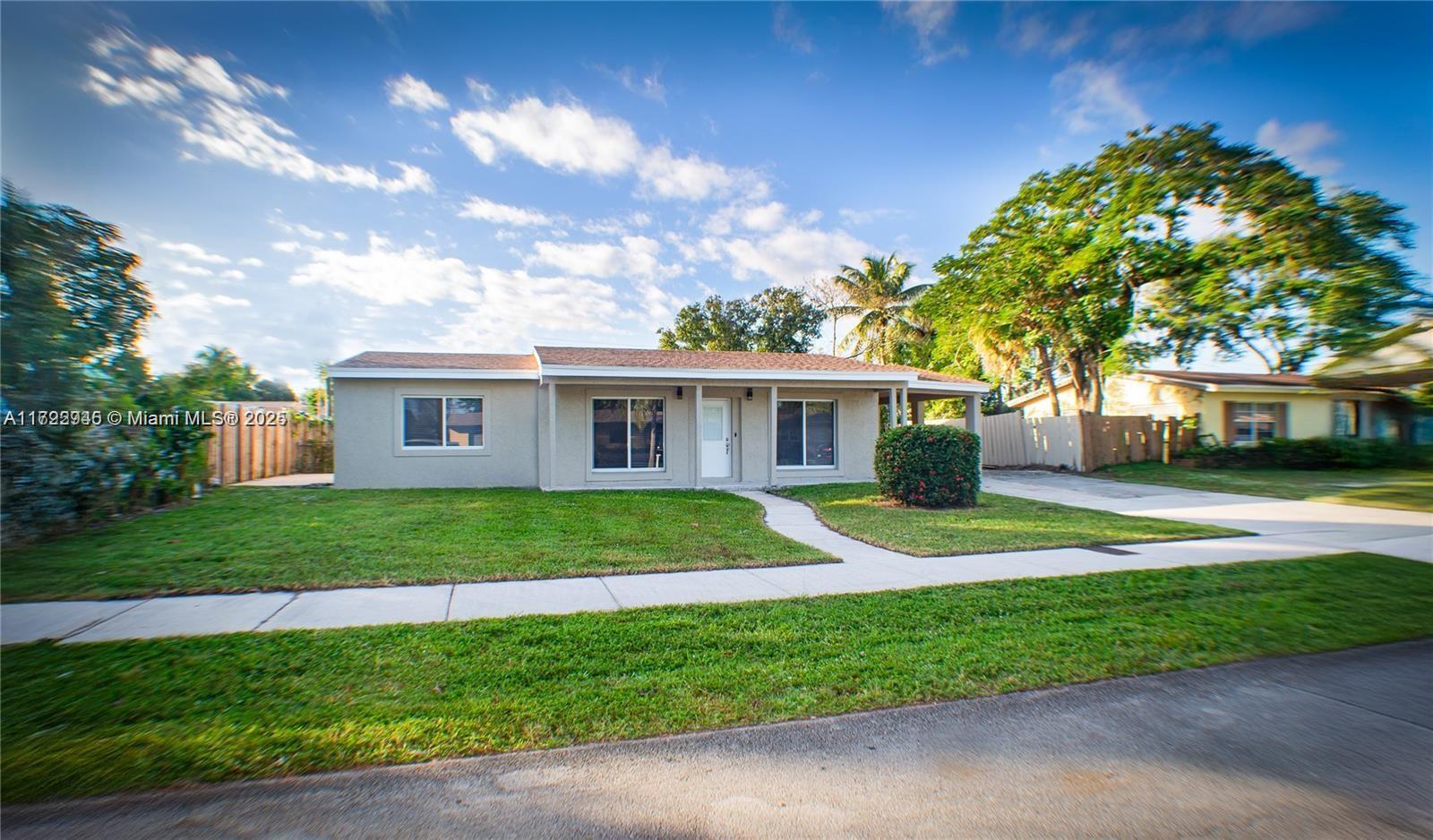 3220 NW 4th Ct, Lauderhill, Florida image 2