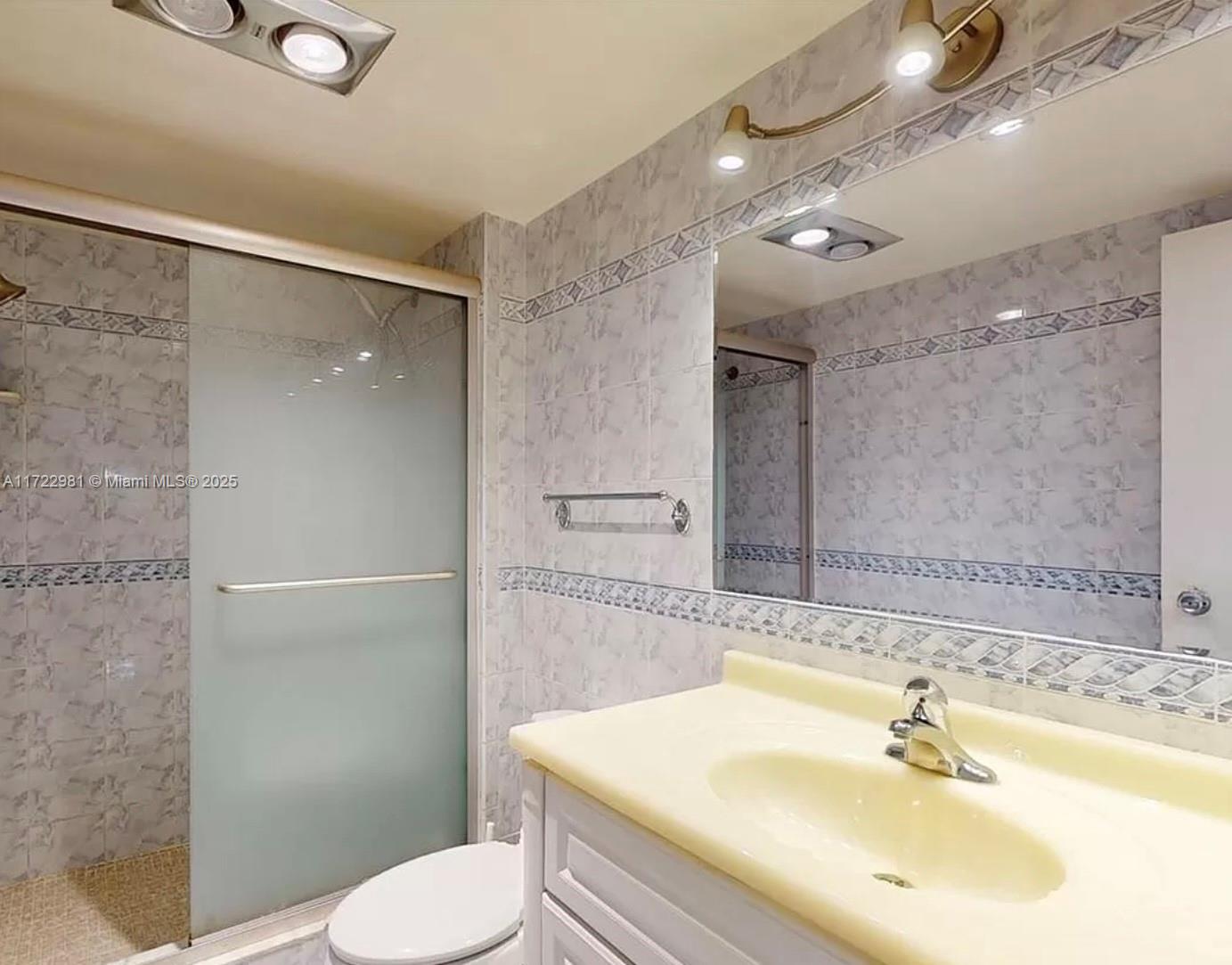 3675 N Country Club Dr #203, Aventura, Florida image 42