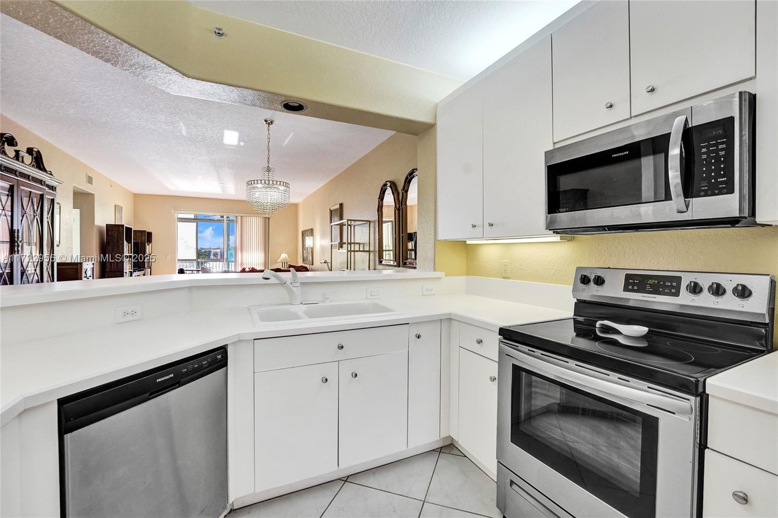 7727 Southampton Ter #304, Tamarac, Florida image 12