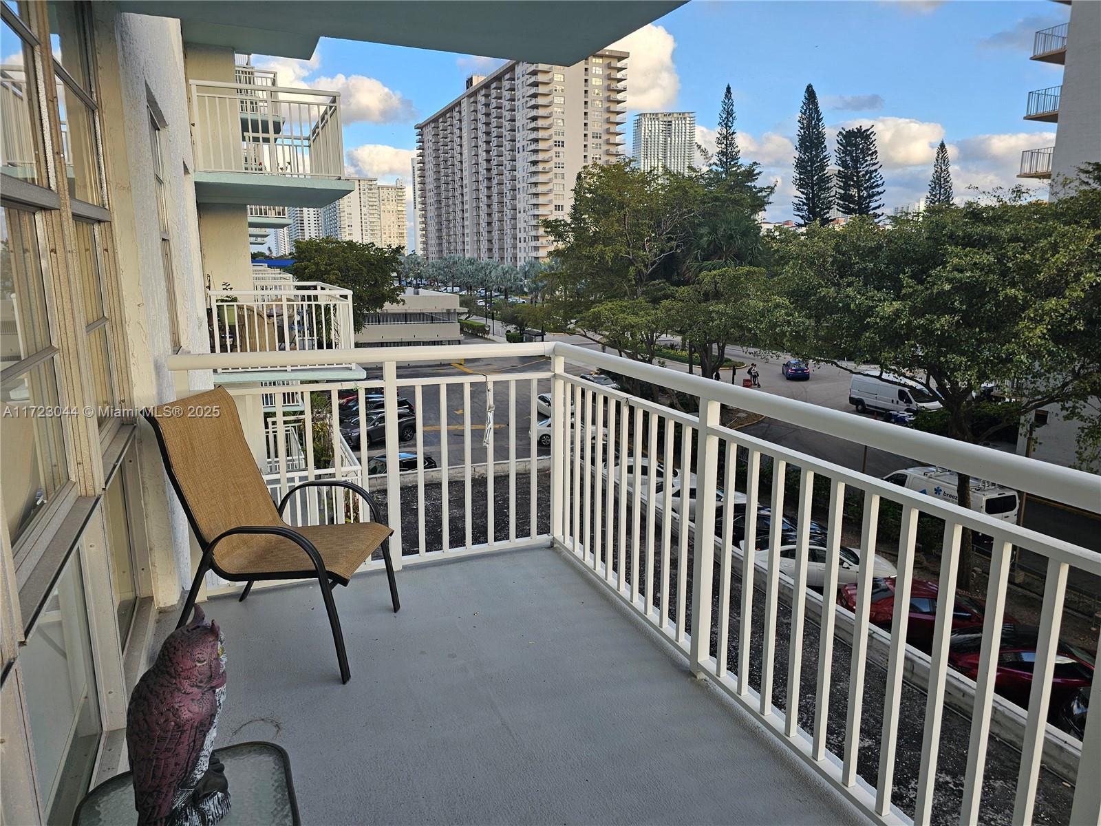 301 174th St #408, Sunny Isles Beach, Florida image 5