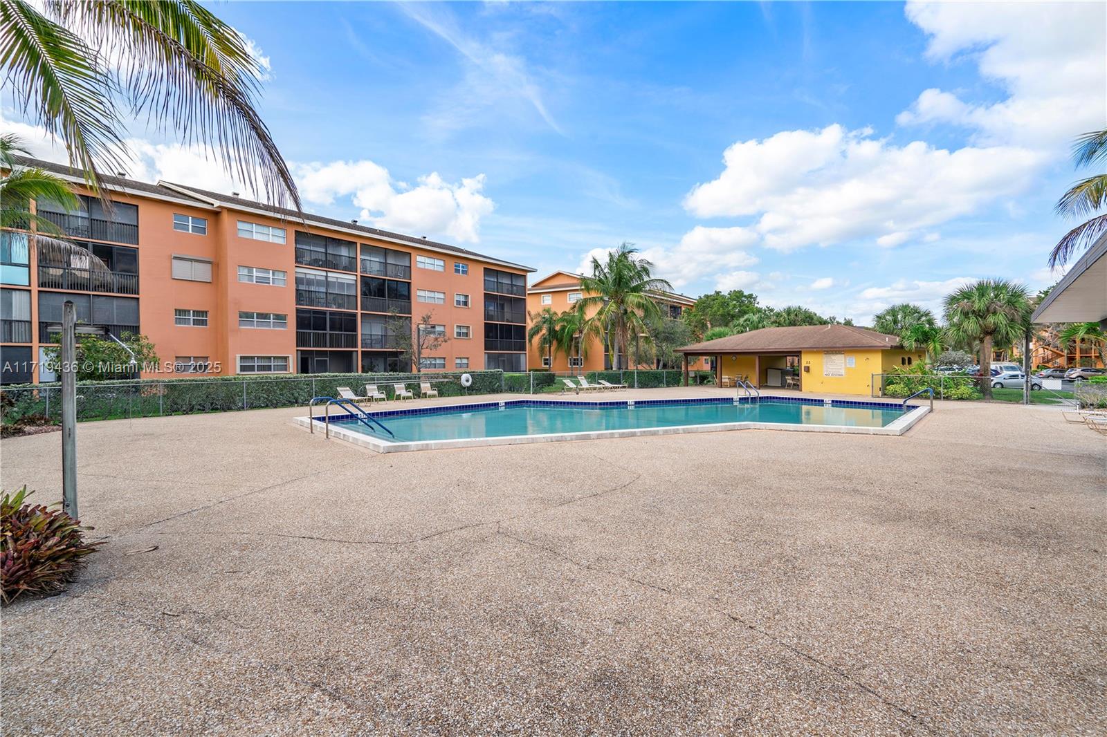 1300 SW 125th Ave #411K, Pembroke Pines, Florida image 40