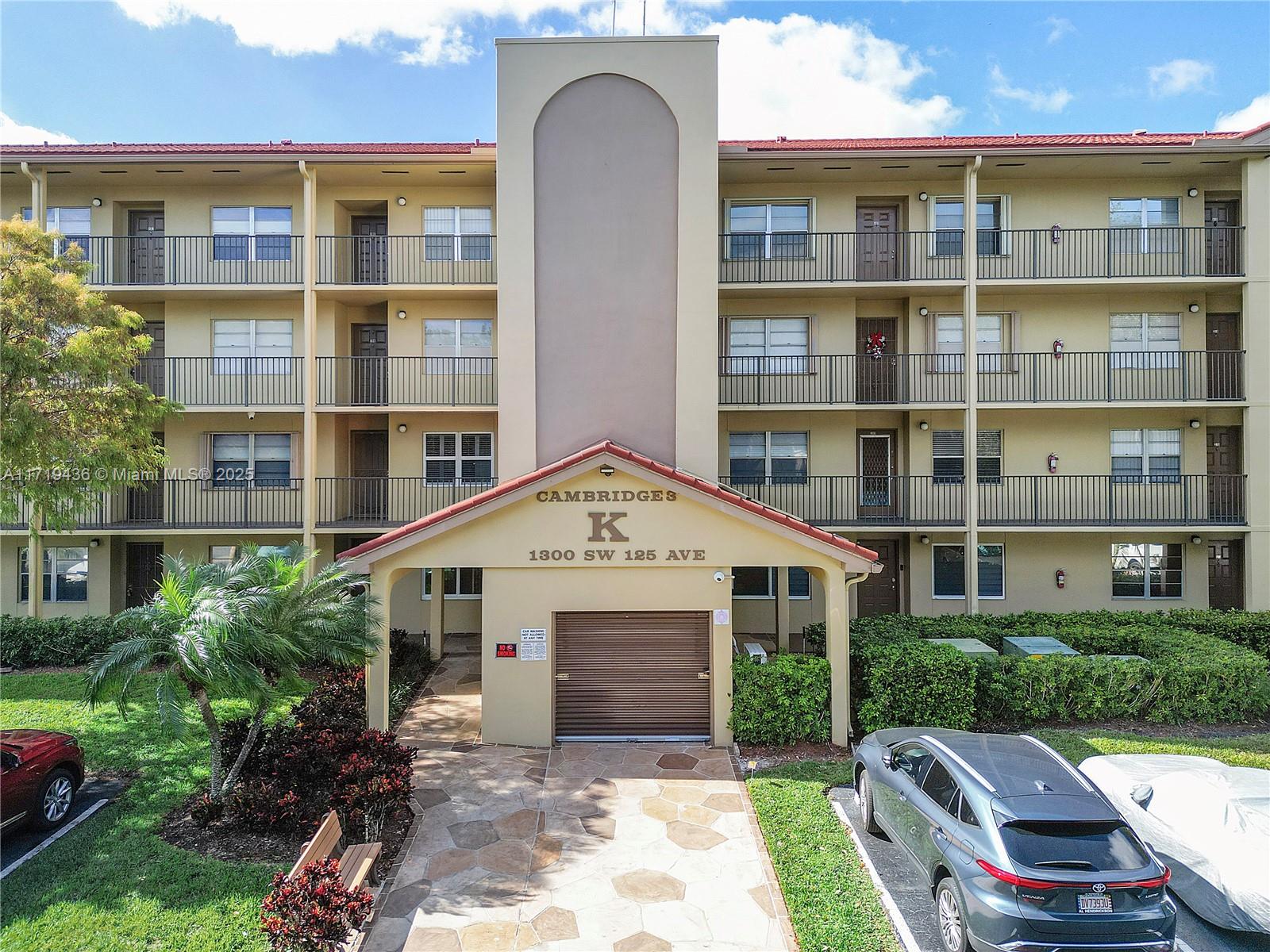 1300 SW 125th Ave #411K, Pembroke Pines, Florida image 9