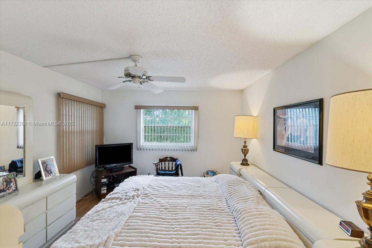 650 SW 124th Ter #315P, Pembroke Pines, Florida image 14