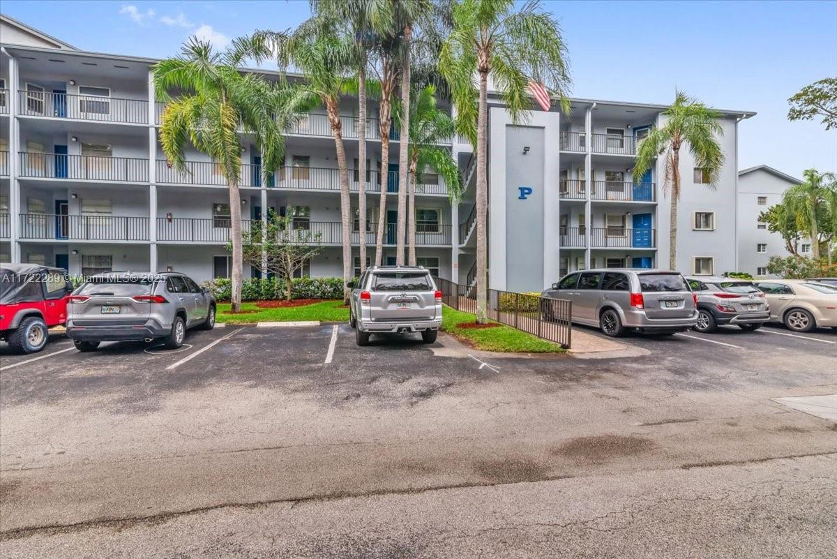 650 SW 124th Ter #315P, Pembroke Pines, Florida image 34