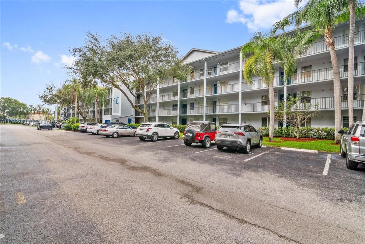 650 SW 124th Ter #315P, Pembroke Pines, Florida image 35