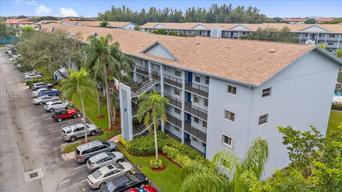 650 SW 124th Ter #315P, Pembroke Pines, Florida image 37