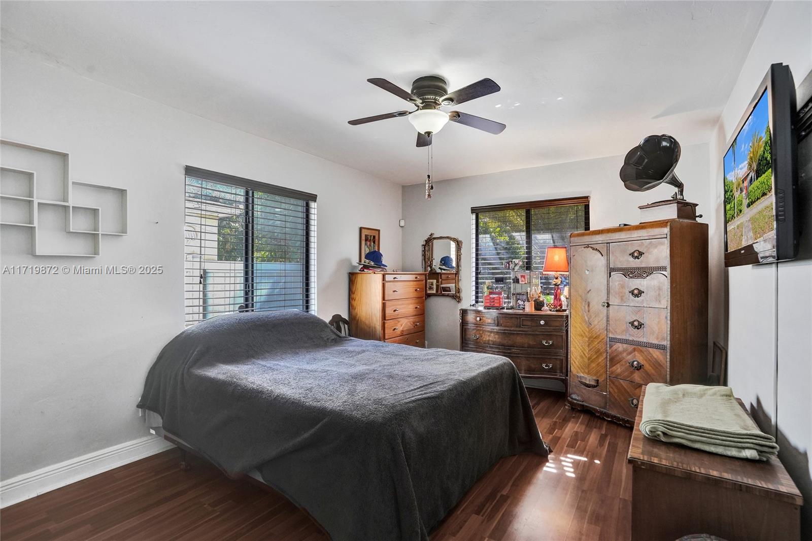 Listing Photo 5