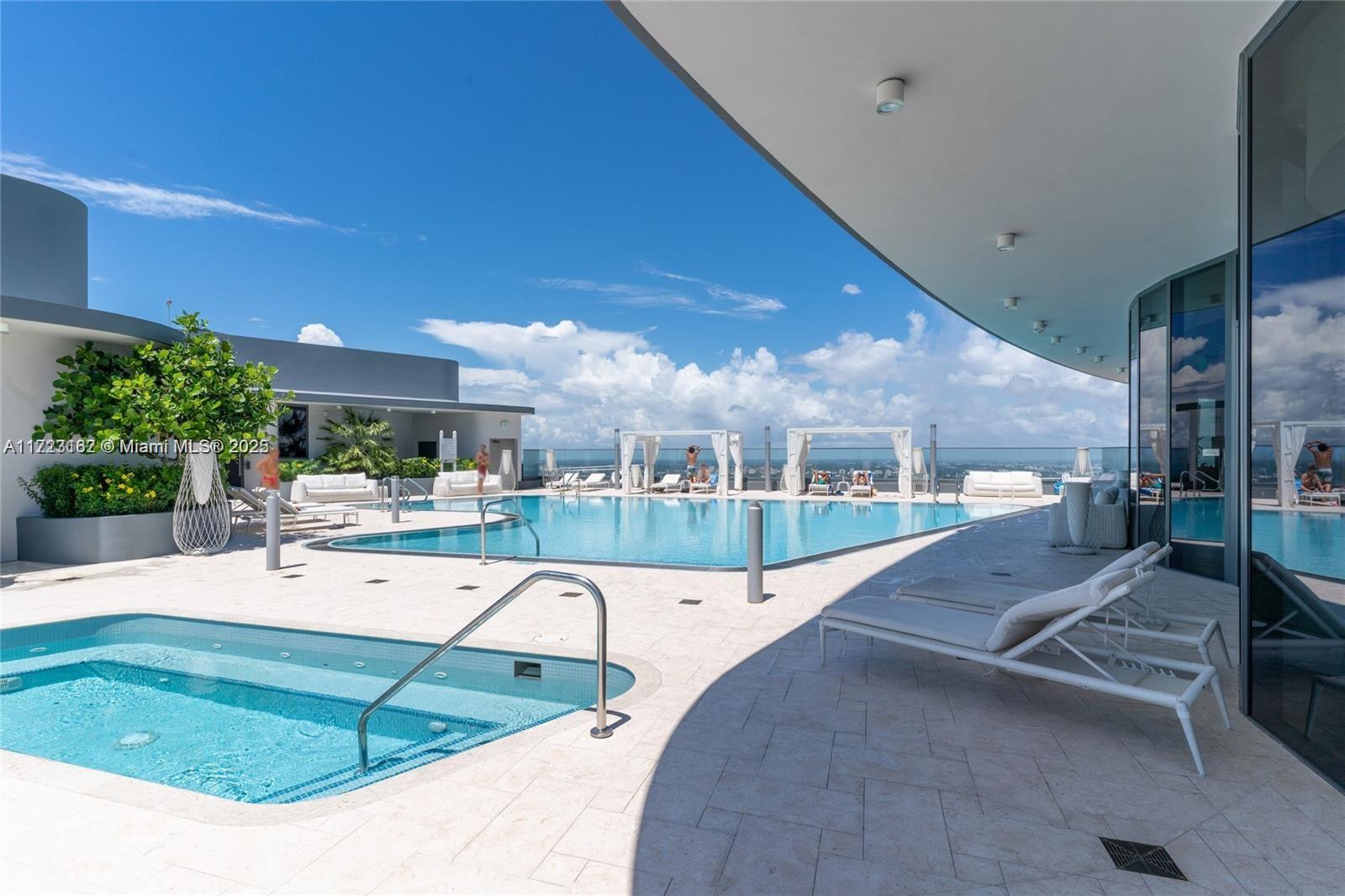 1000 Brickell Plz #4703, Miami FL 33131