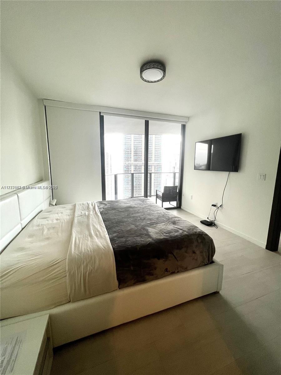 1000 Brickell Plz #4703, Miami FL 33131