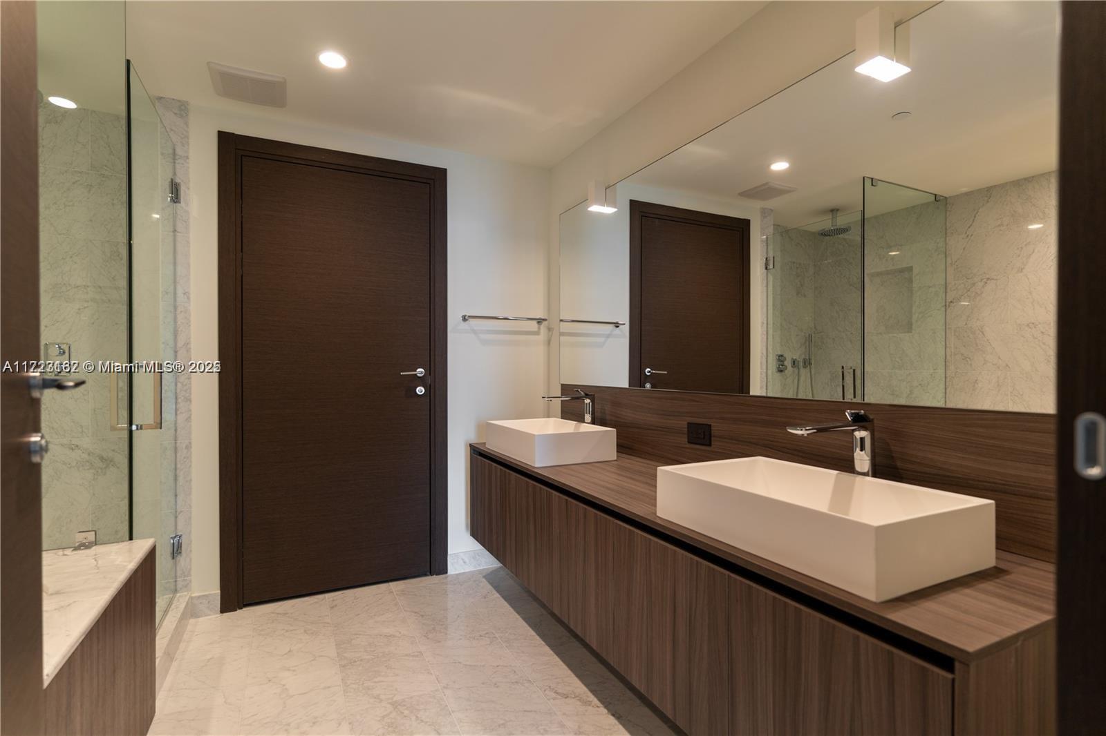 1000 Brickell Plz #4703, Miami FL 33131