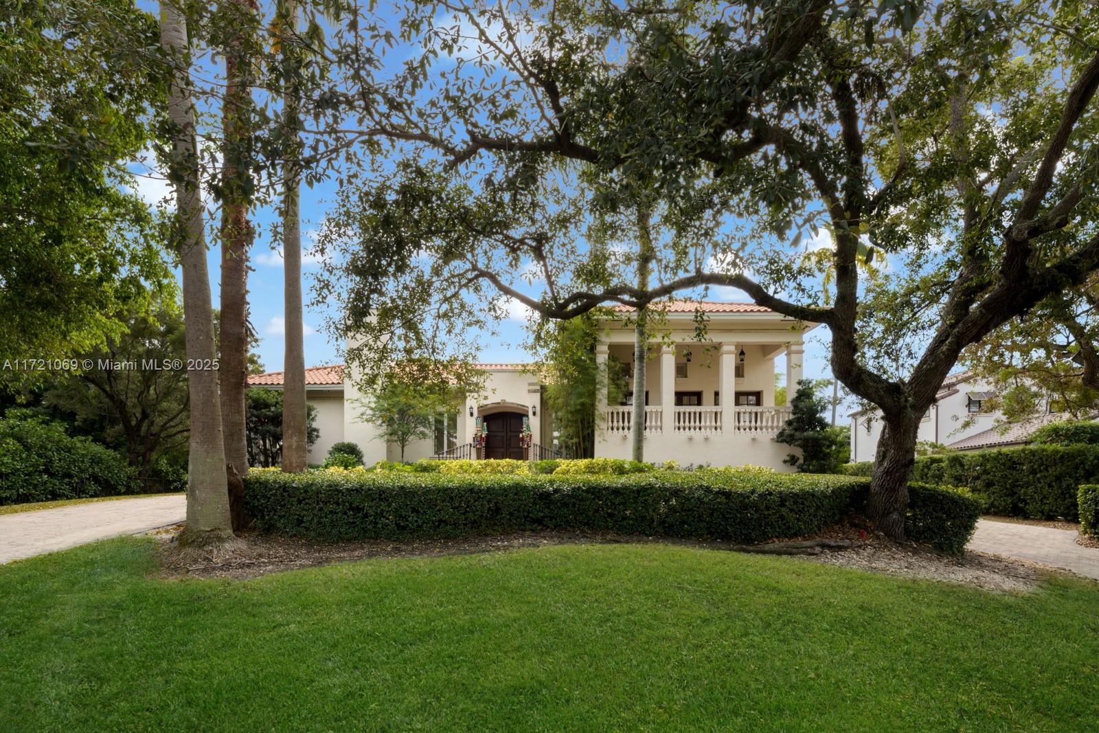 House for Sale in Coral Gables, FL