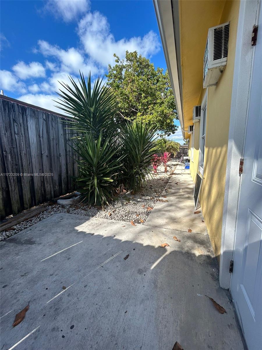 1935 Liberty St, Hollywood, Florida image 7