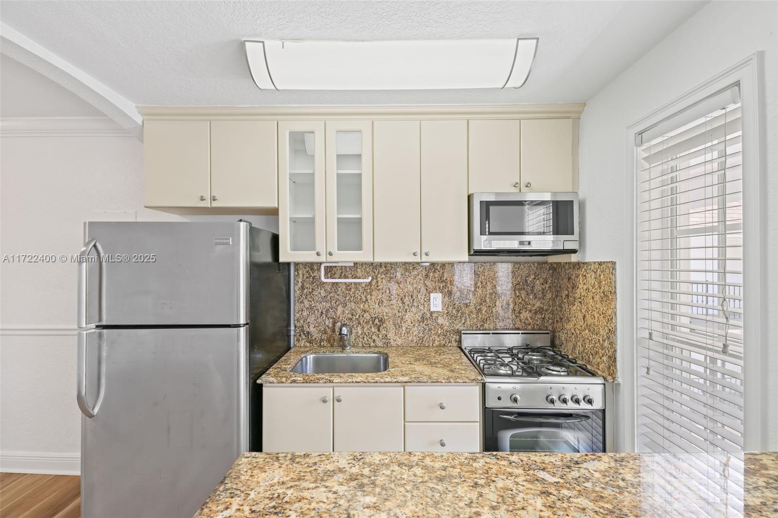 Listing Photo 9