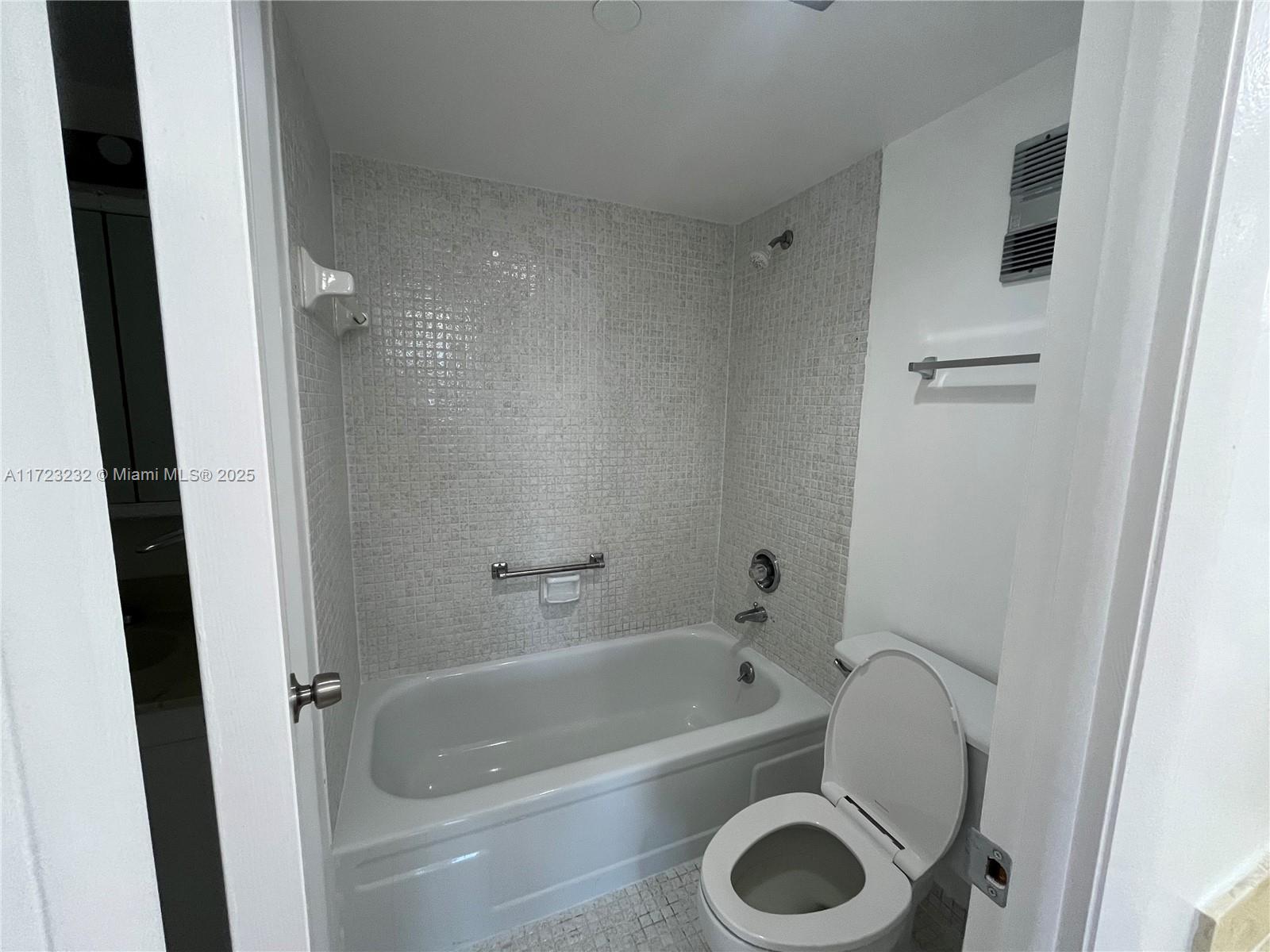 1300 Saint Charles Pl #613, Pembroke Pines, Florida image 10