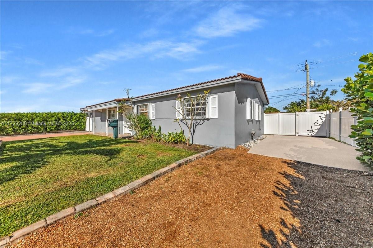 6841 SW 9th St, Pembroke Pines, Florida image 8