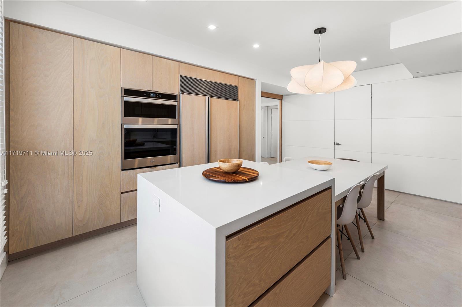 791 Crandon Blvd #901, Key Biscayne FL 33149