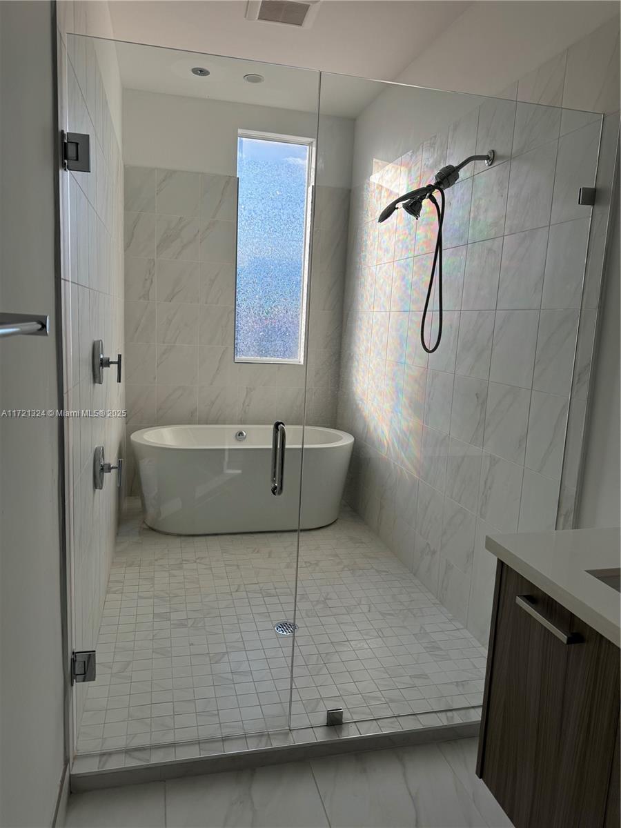 1044 NE 18th Ave #201, Fort Lauderdale, Florida image 2