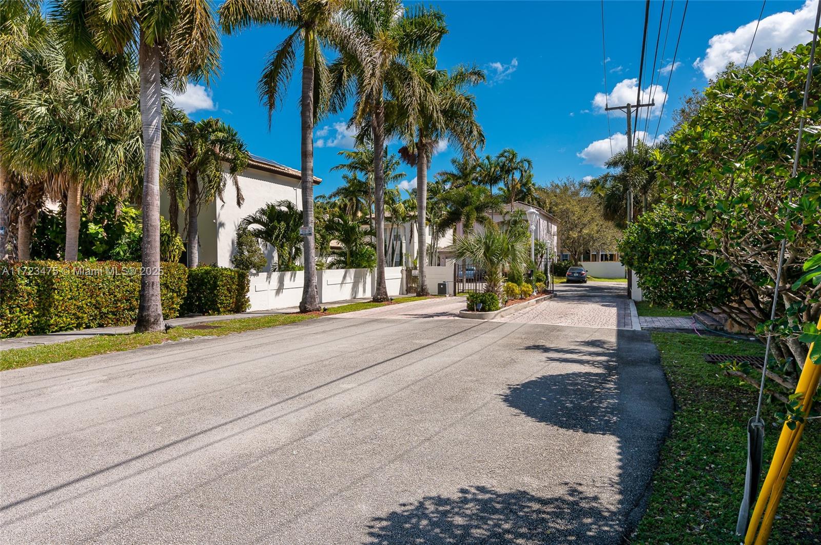 208 SE 15th St, Dania Beach, Florida image 36