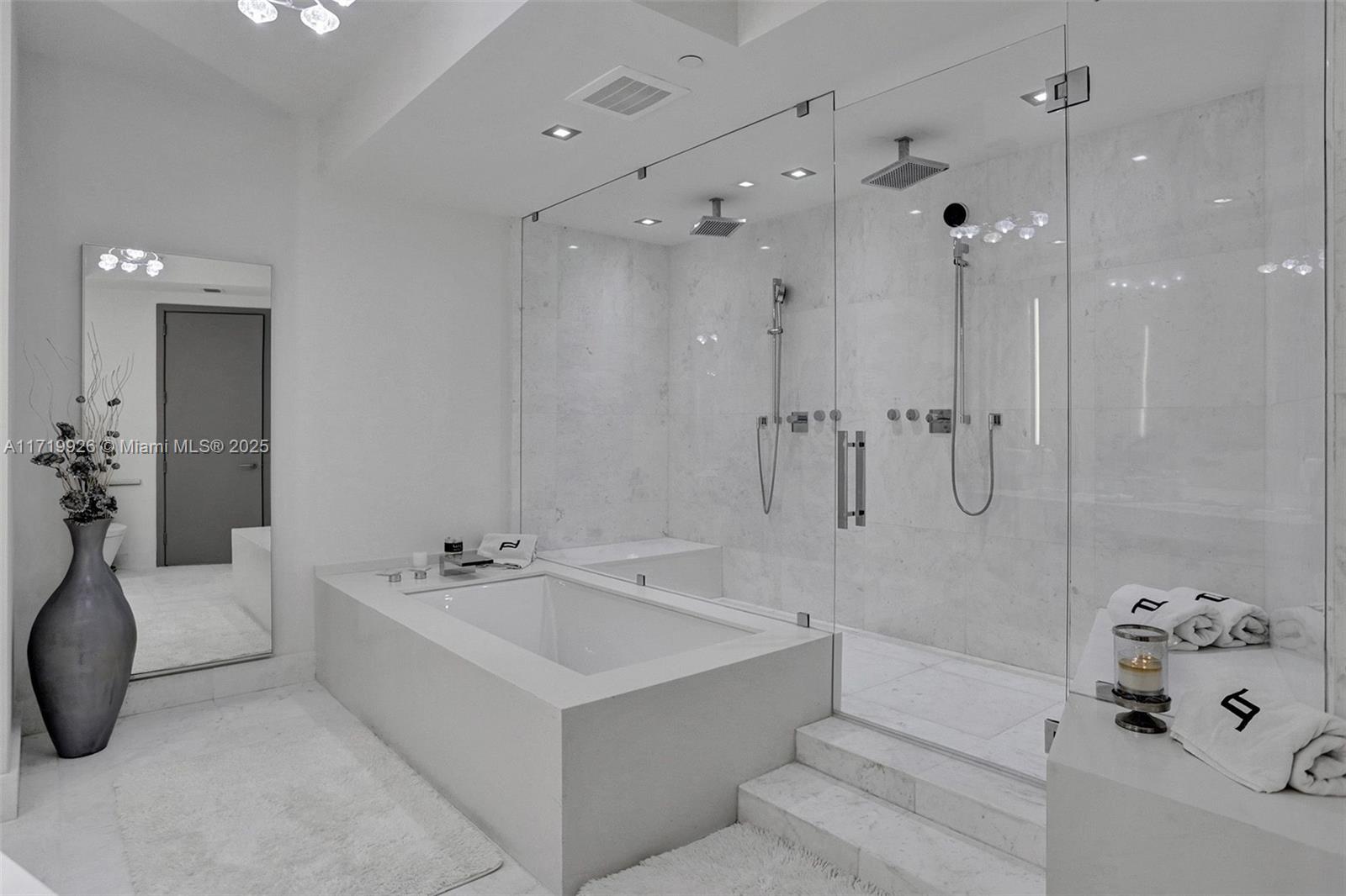 18555 COLLINS AVENUE #2203, Sunny Isles Beach FL 33160