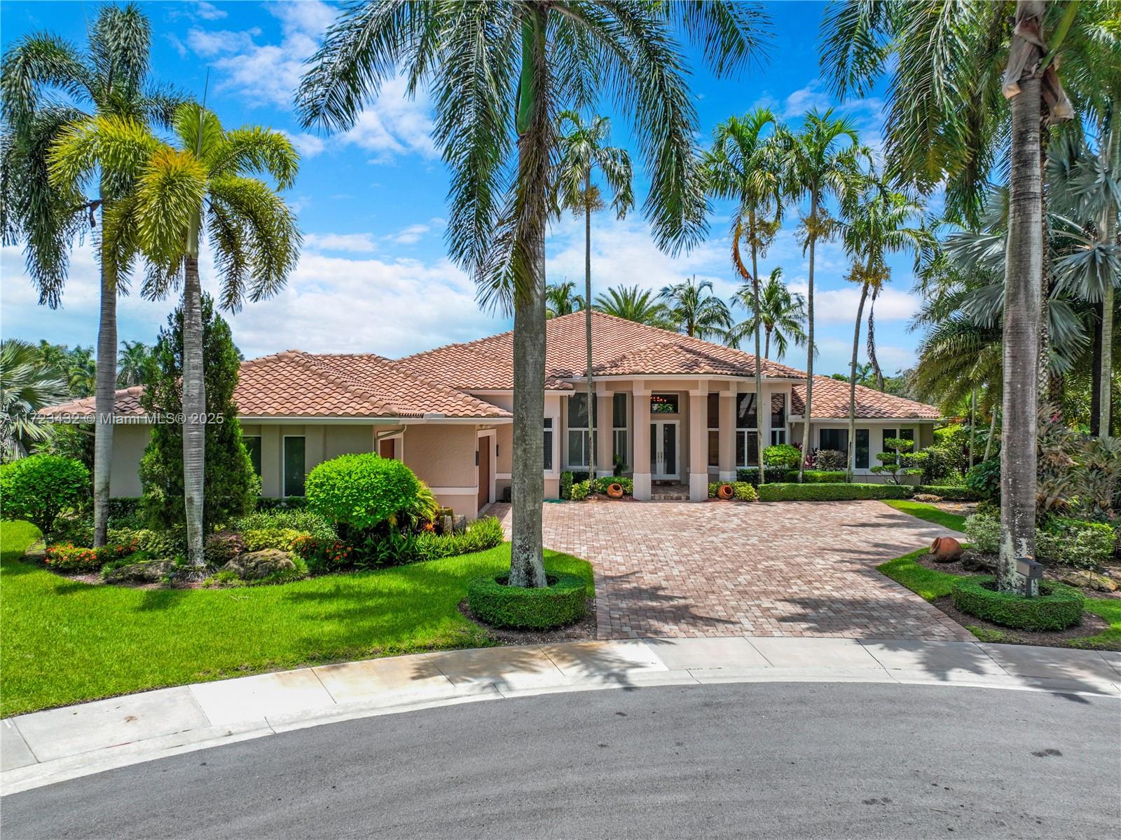 2458 Provence Ct, Weston, Florida image 2