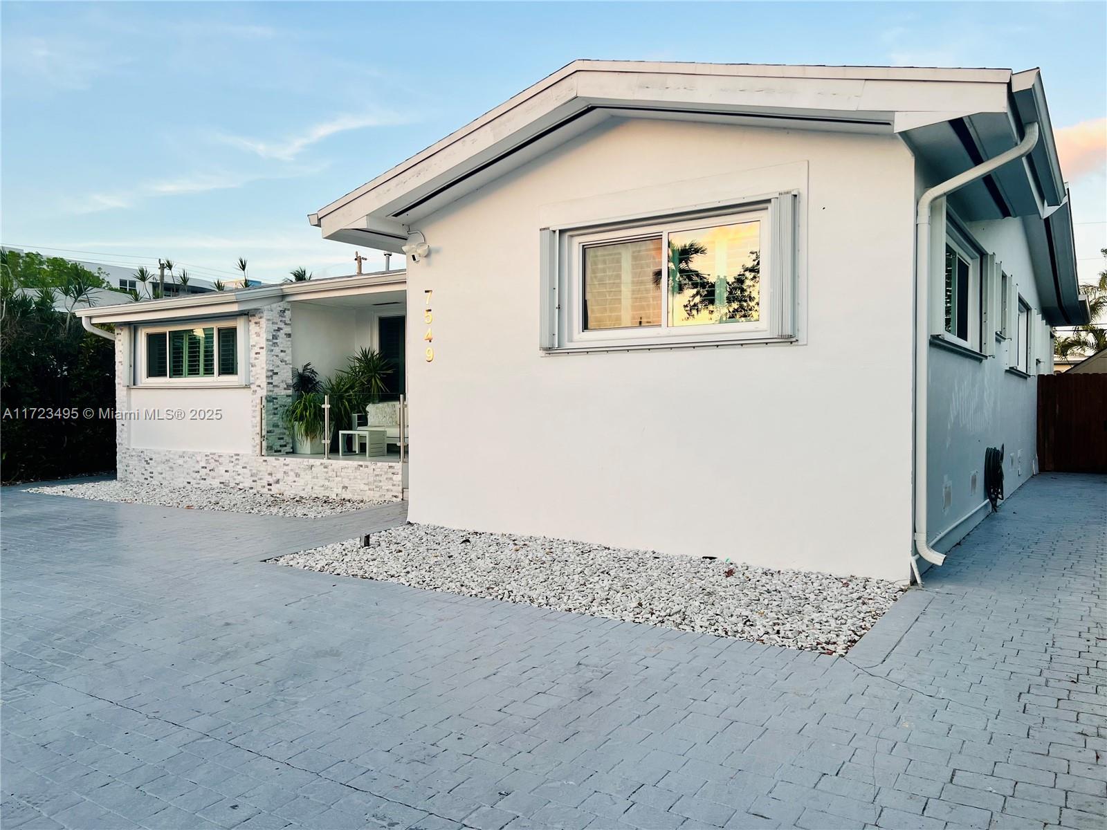 7549 Adventure Ave, North Bay Village, Florida image 2