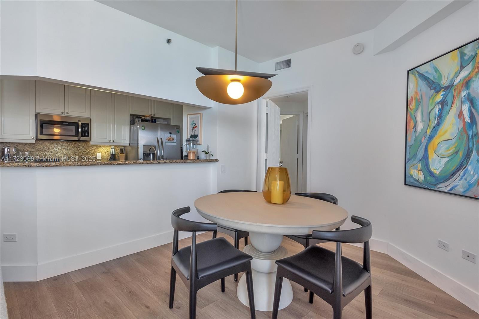 808 Brickell Key Dr #2103, Miami FL 33131