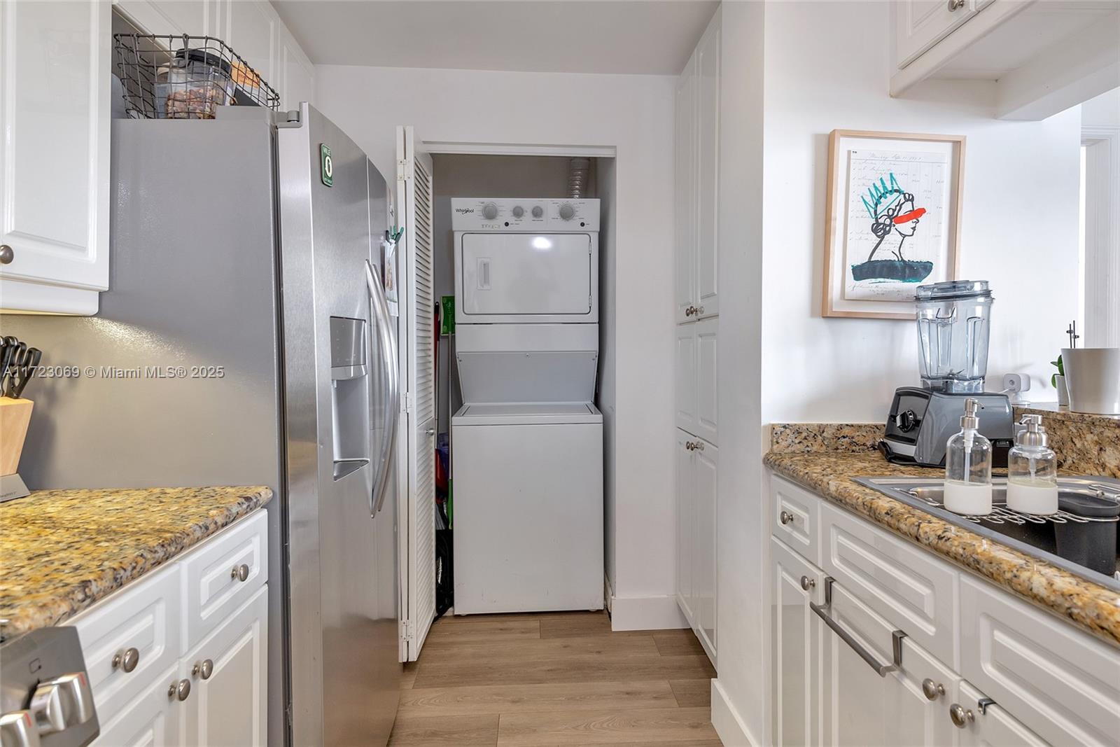 808 Brickell Key Dr #2103, Miami FL 33131