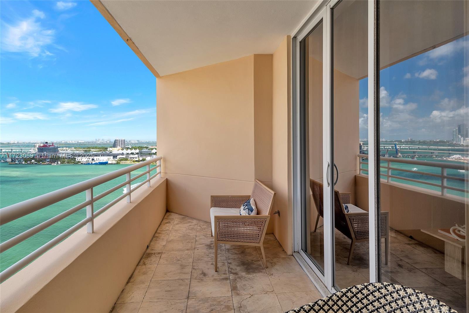 808 Brickell Key Dr #2103, Miami FL 33131