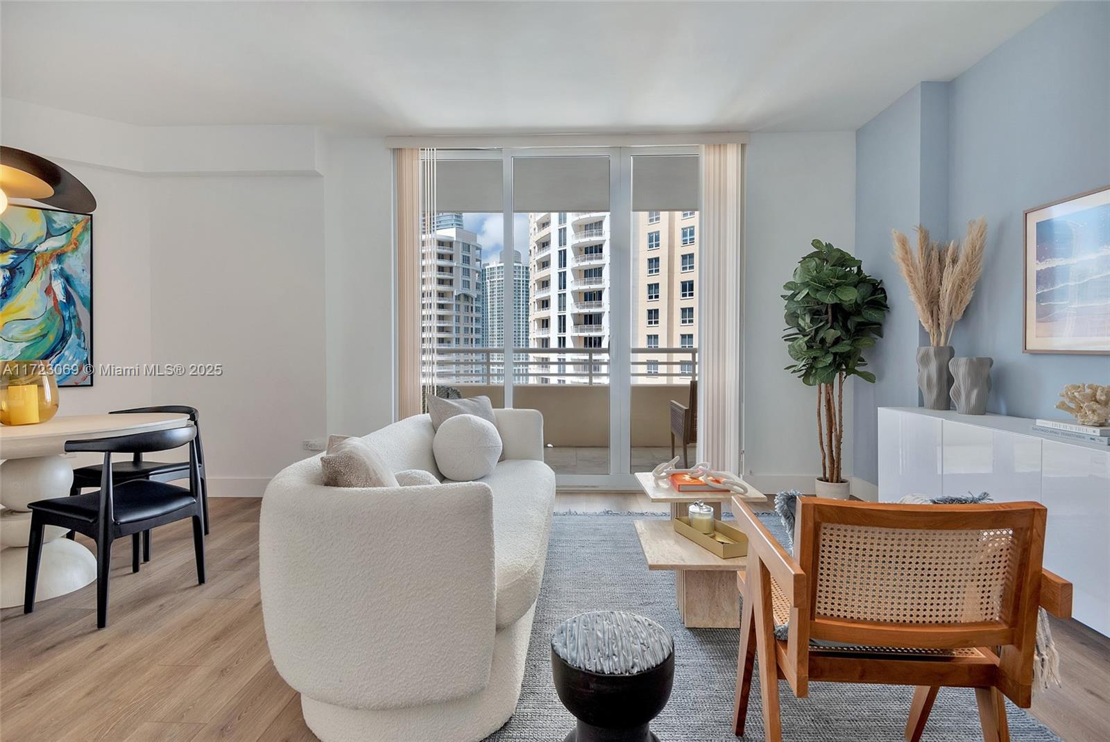 808 Brickell Key Dr #2103, Miami FL 33131