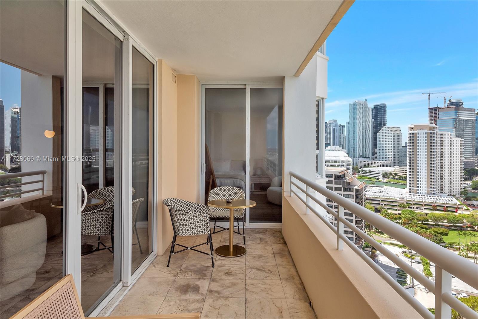 808 Brickell Key Dr #2103, Miami FL 33131