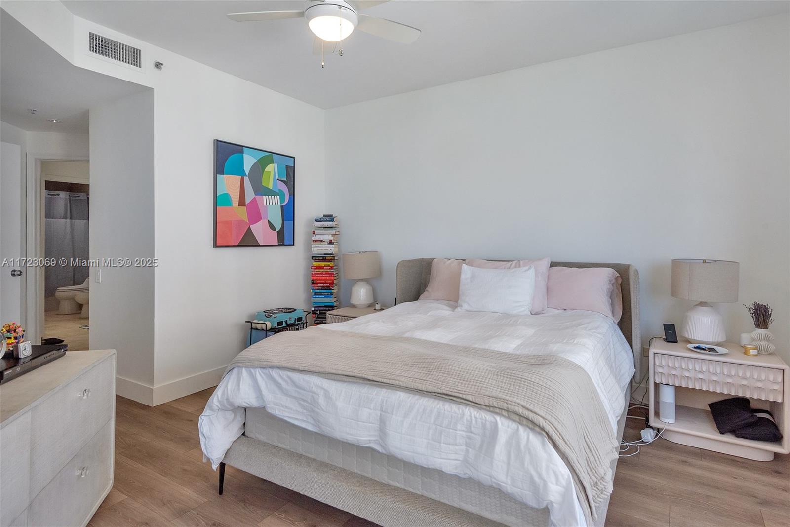 808 Brickell Key Dr #2103, Miami FL 33131