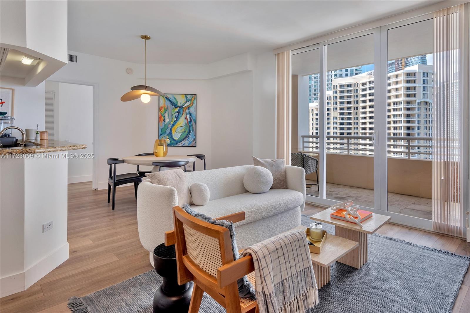 808 Brickell Key Dr #2103, Miami FL 33131