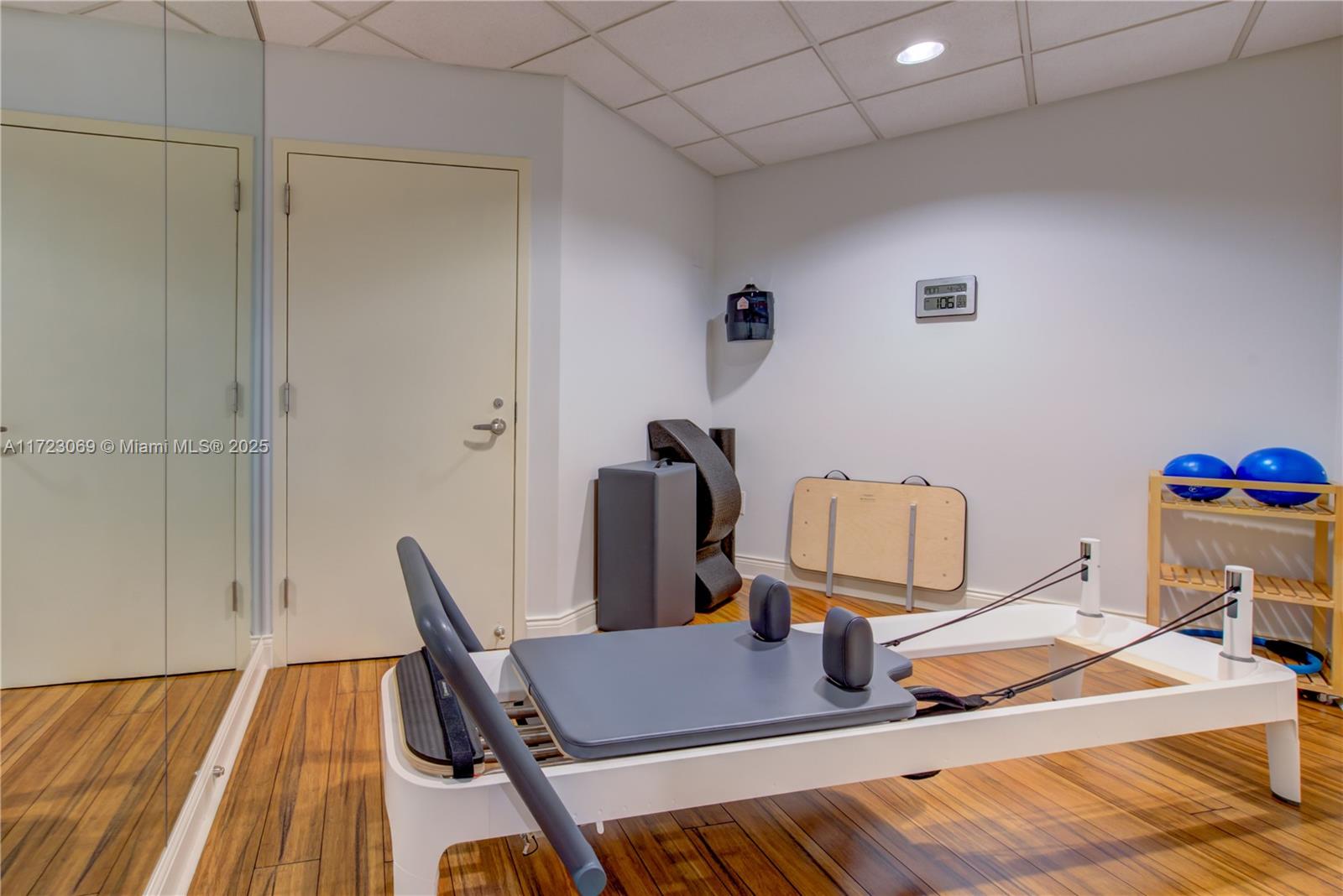 808 Brickell Key Dr #2103, Miami FL 33131