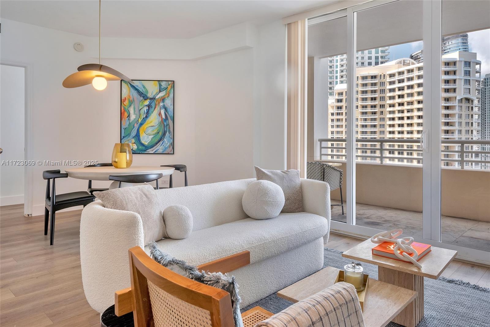 808 Brickell Key Dr #2103, Miami FL 33131