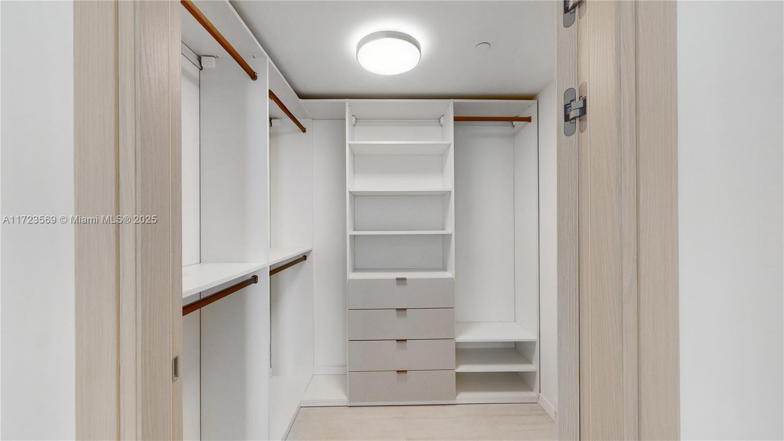 1000 Brickell Plz #3609, Miami FL 33131