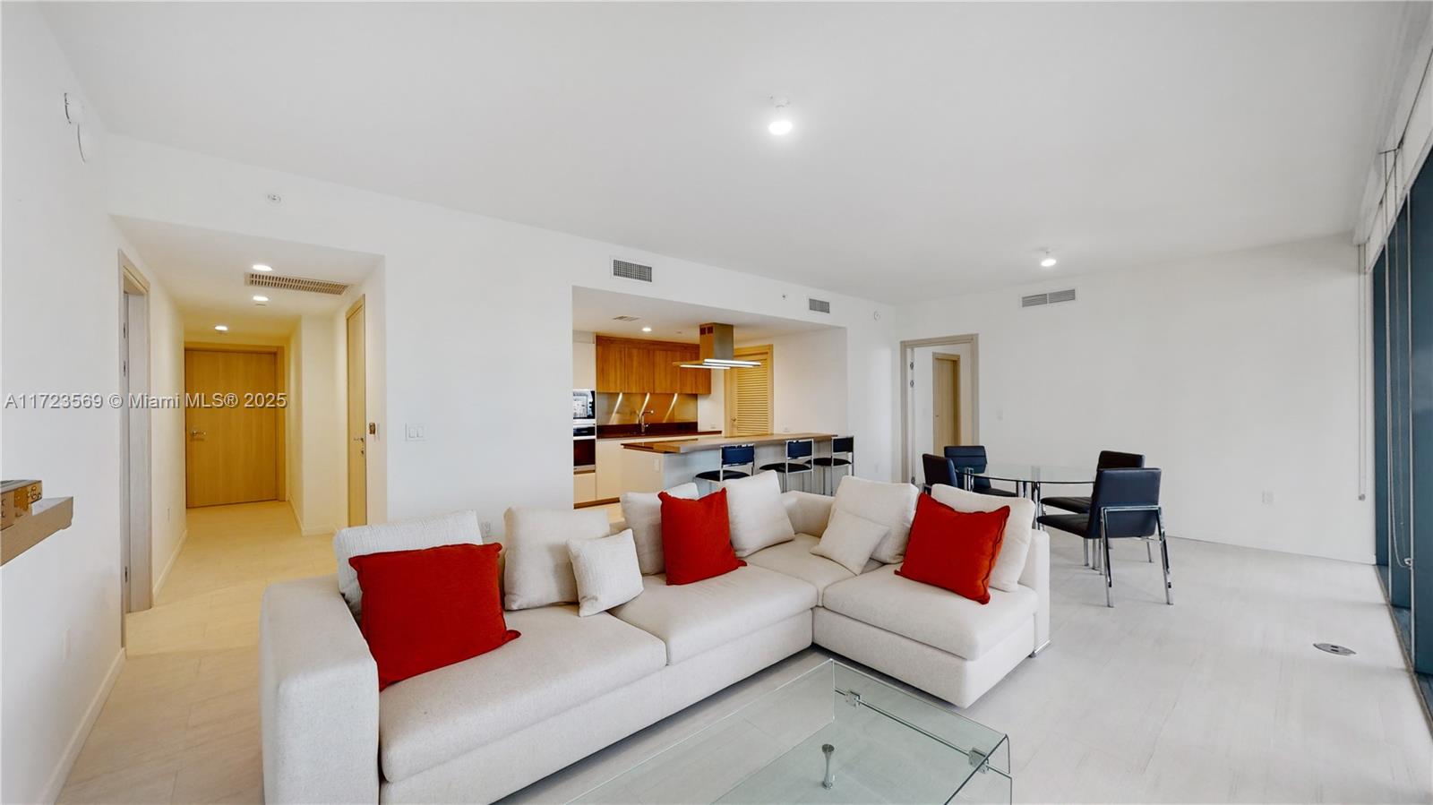 1000 Brickell Plz #3609, Miami FL 33131