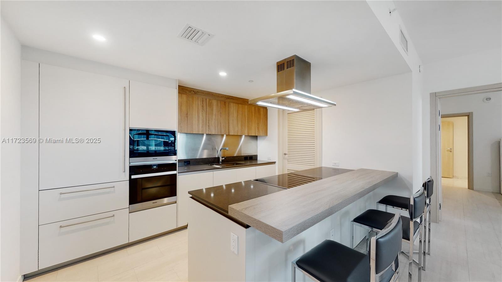 1000 Brickell Plz #3609, Miami FL 33131
