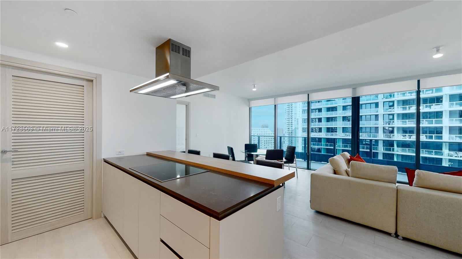 1000 Brickell Plz #3609, Miami FL 33131