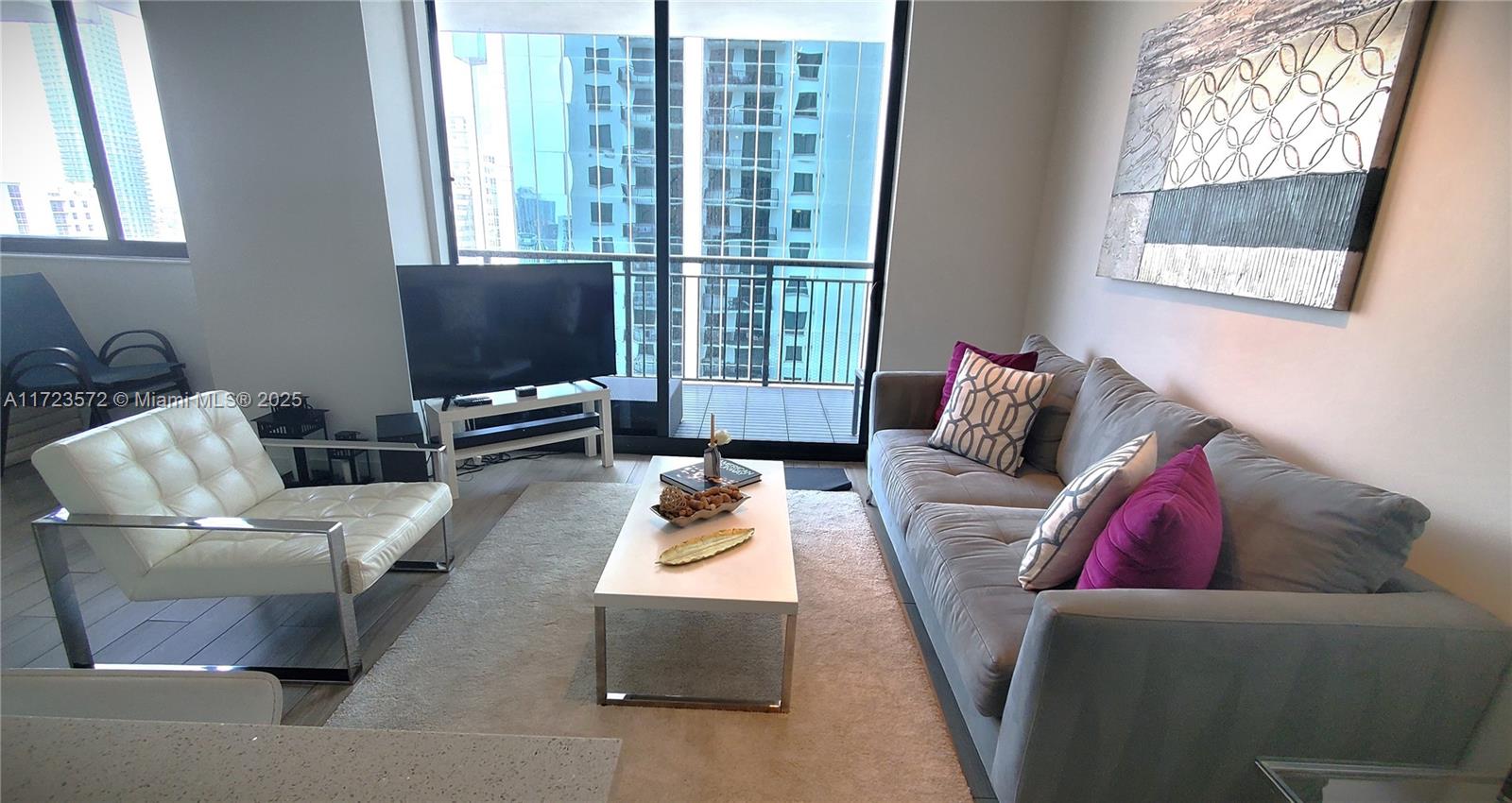 999 SW 1st Ave #2115, Miami FL 33130