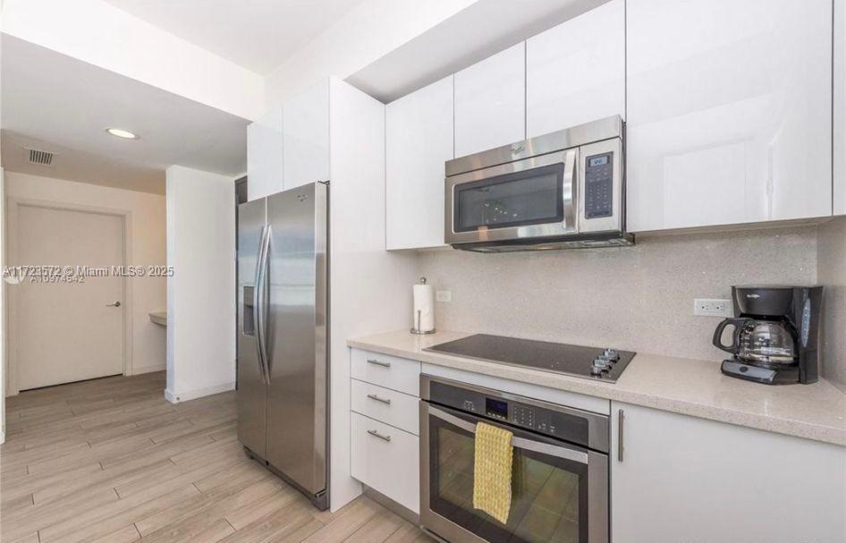 999 SW 1st Ave #2115, Miami FL 33130