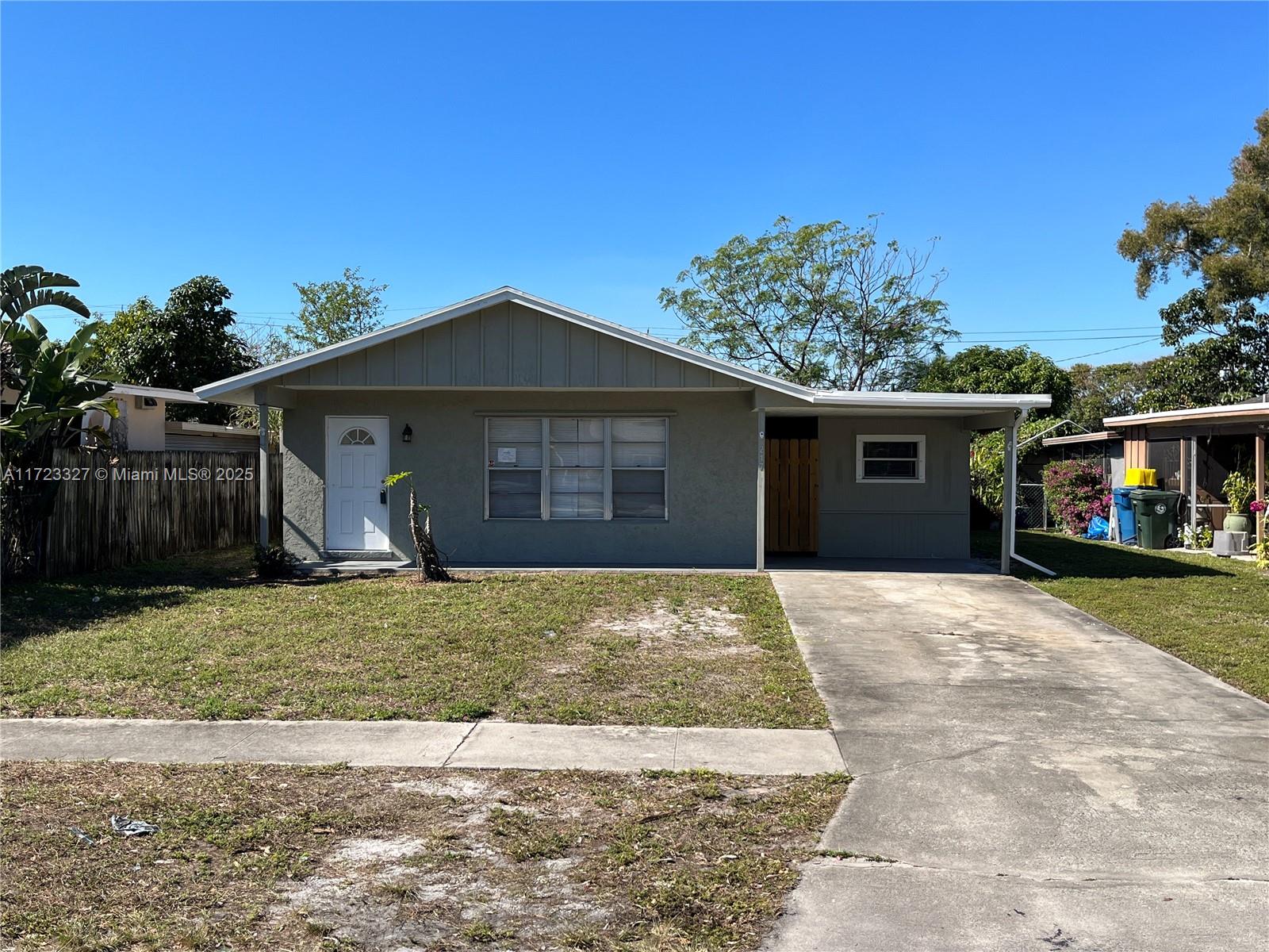 217 Fleming Ave, Green Acres, Florida image 1