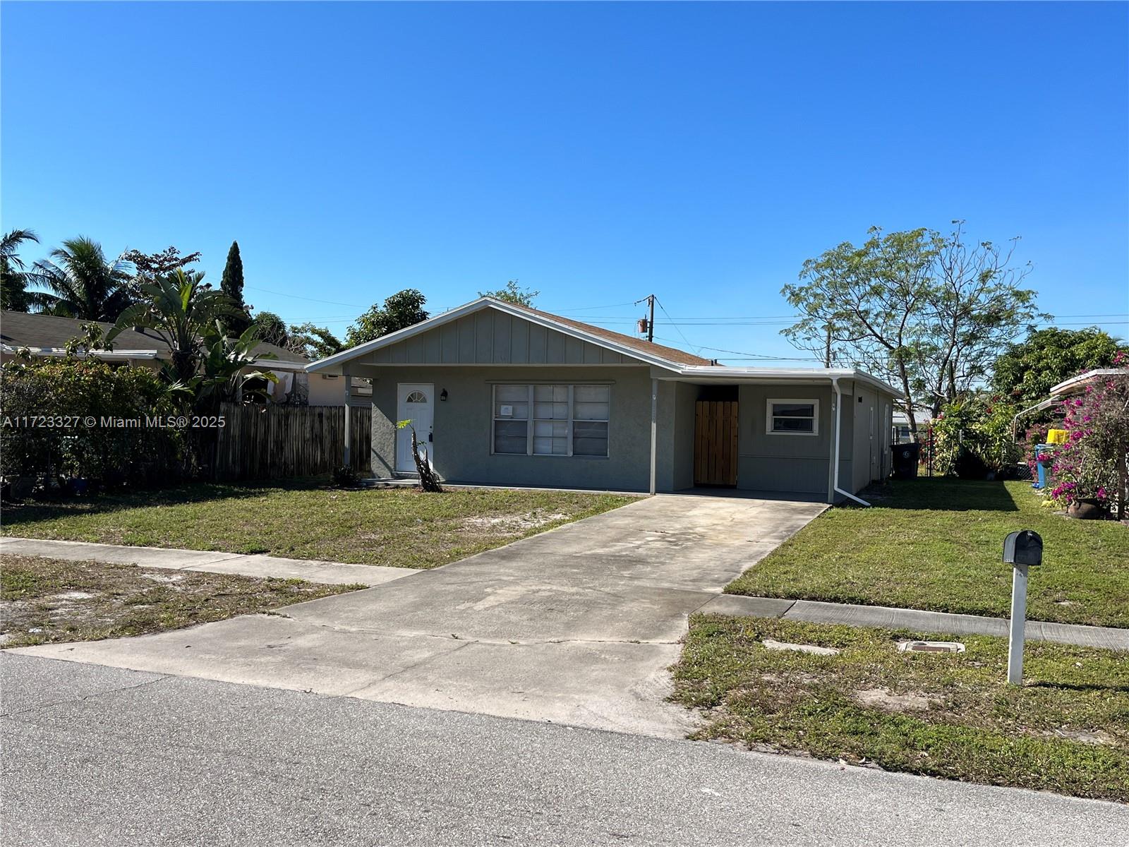 217 Fleming Ave, Green Acres, Florida image 3