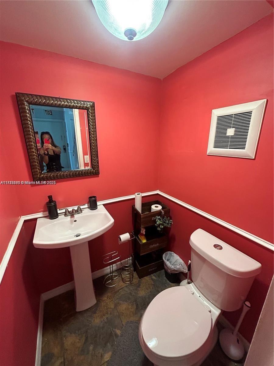 Listing Photo 10