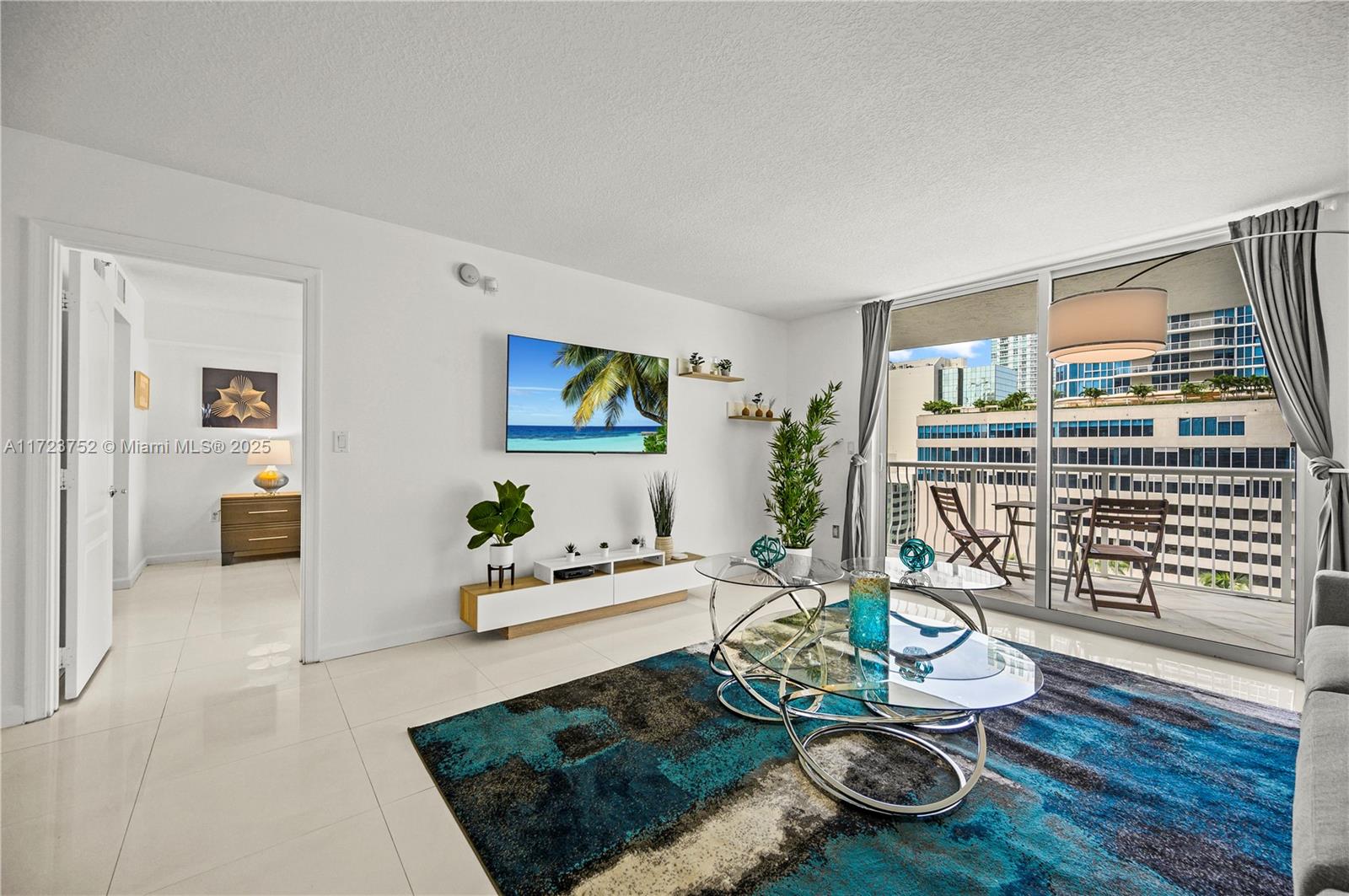 Condo for Sale in Miami, FL