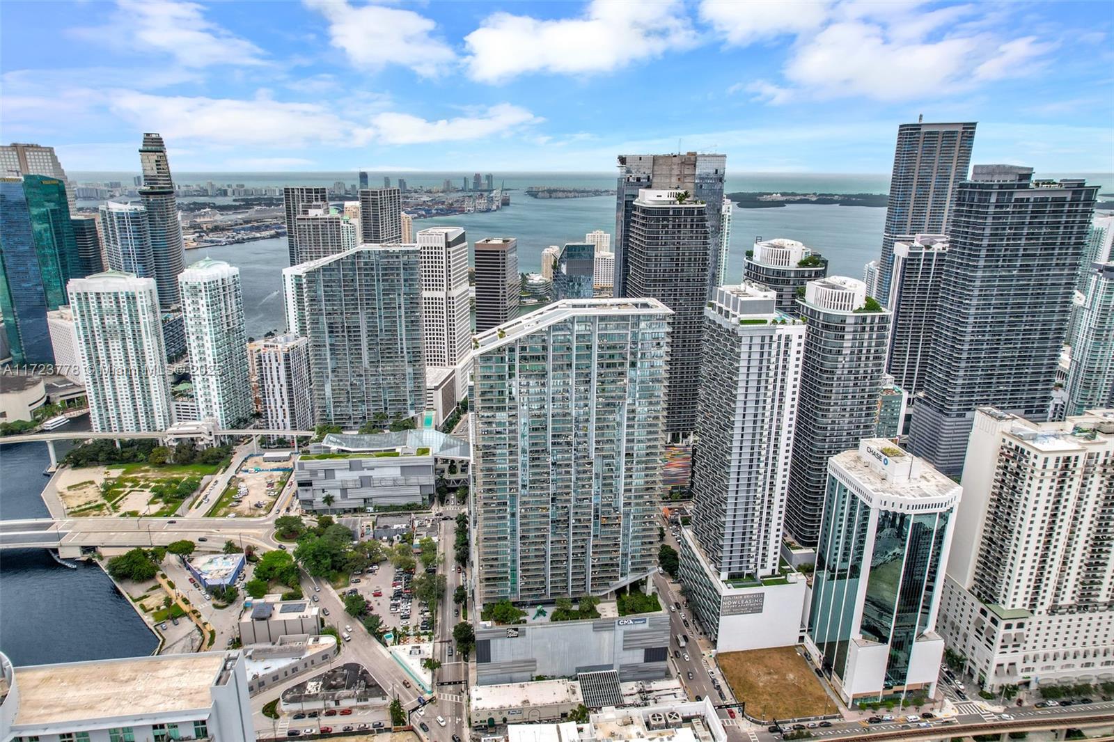 88 SW 7th St #3503, Miami FL 33130