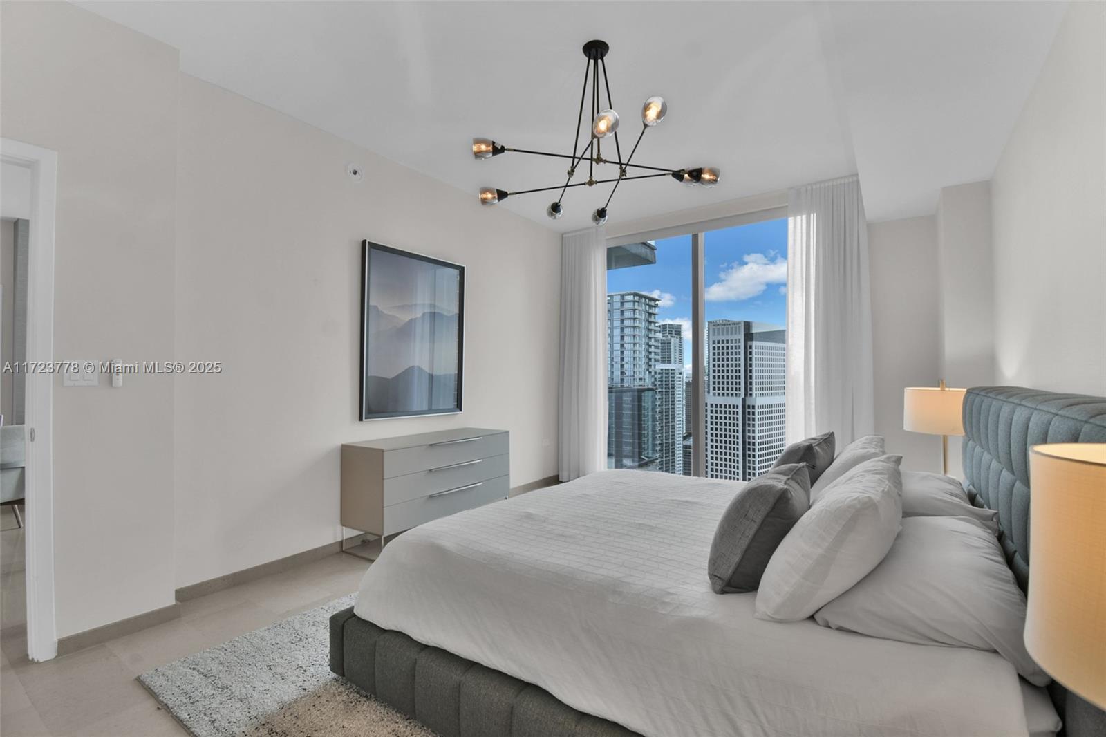88 SW 7th St #3503, Miami FL 33130