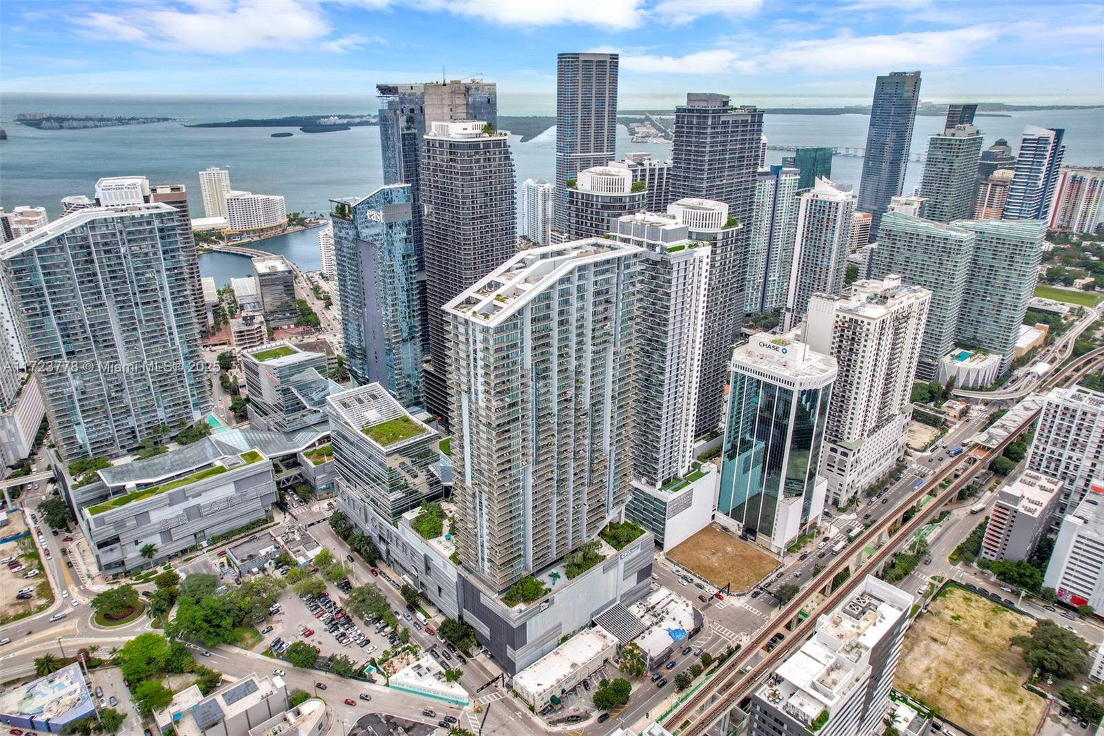 88 SW 7th St #3503, Miami FL 33130