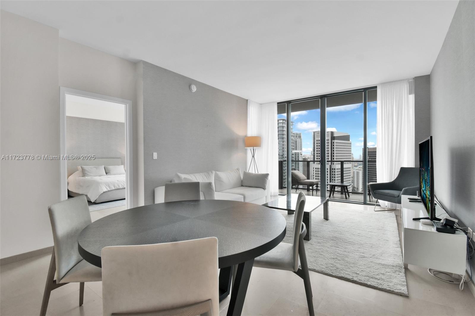 88 SW 7th St #3503, Miami FL 33130