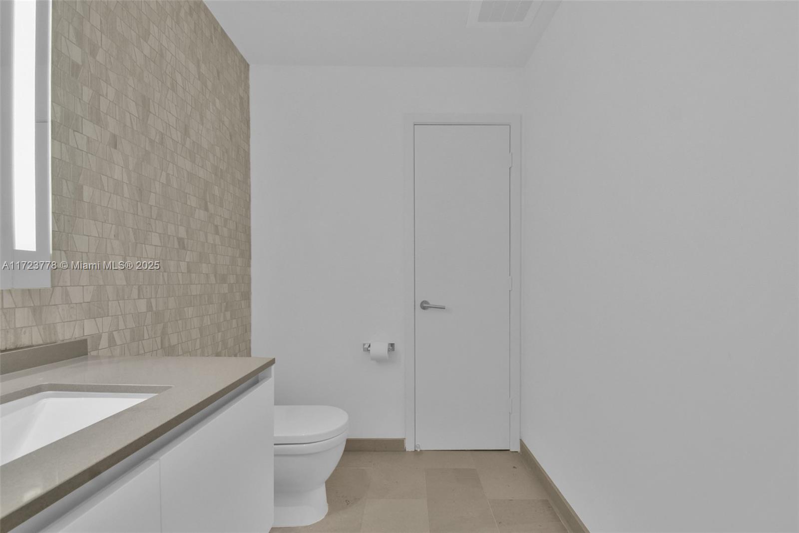 88 SW 7th St #3503, Miami FL 33130