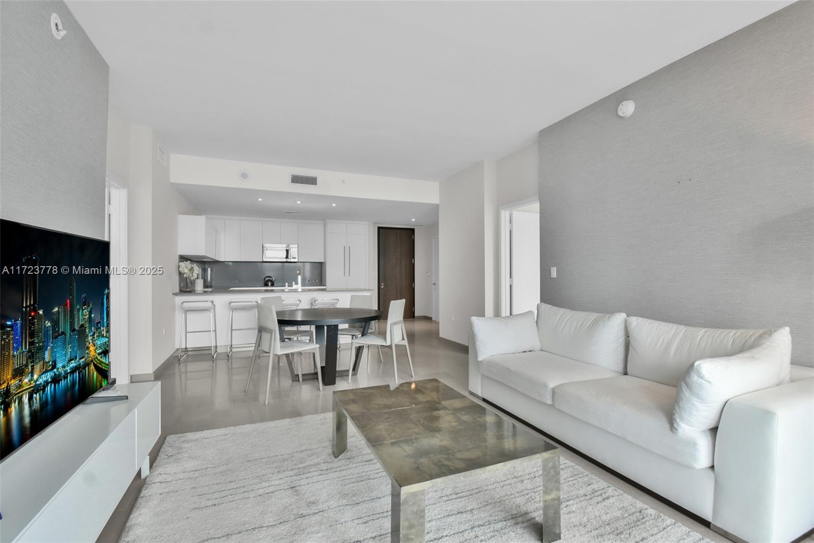 88 SW 7th St #3503, Miami FL 33130